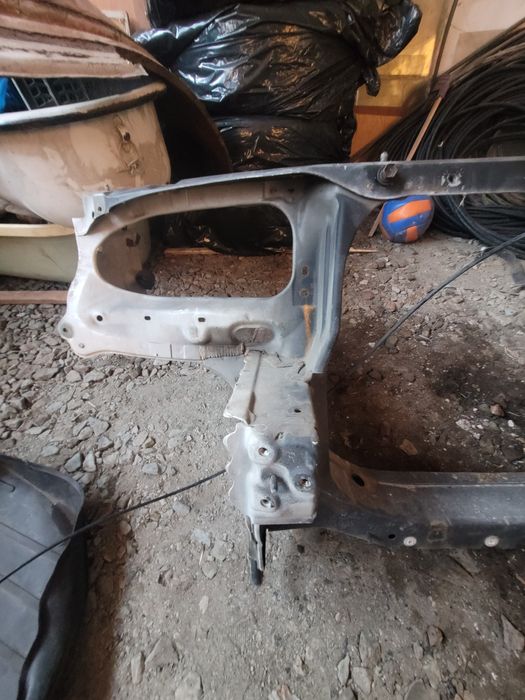 На тойоту аристу 147 телевизор