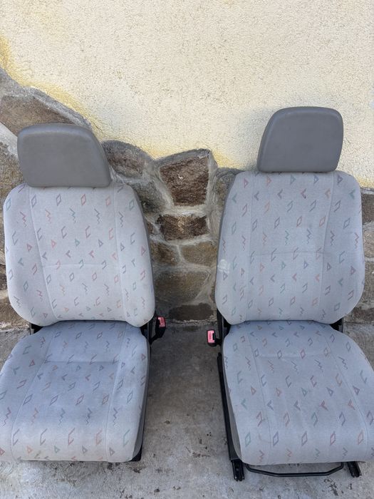 Scaune față LT impecabile