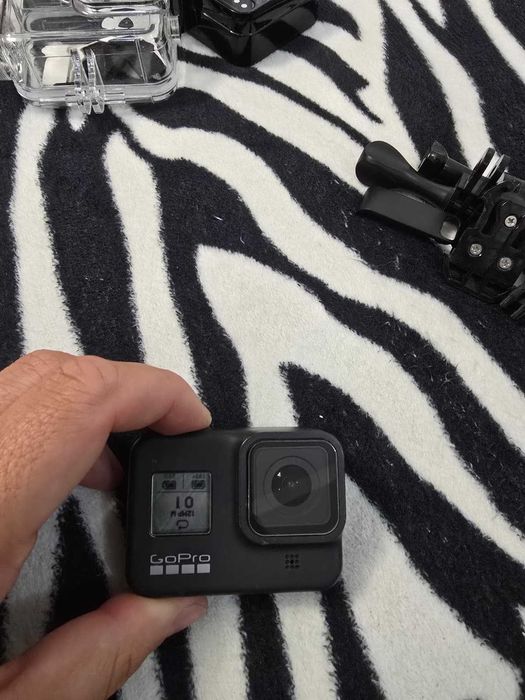 Go Pro Hero 8 Black - full pachet si accesorii