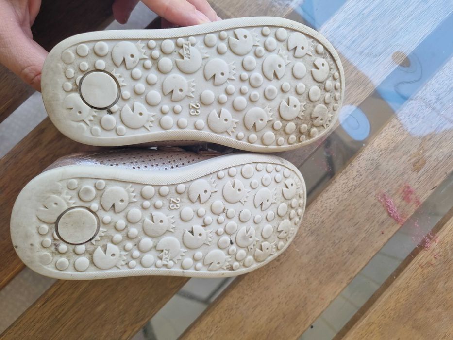 Детски обувки на Колев и Колев 24 номер