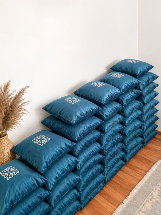 Тойбастар подушки