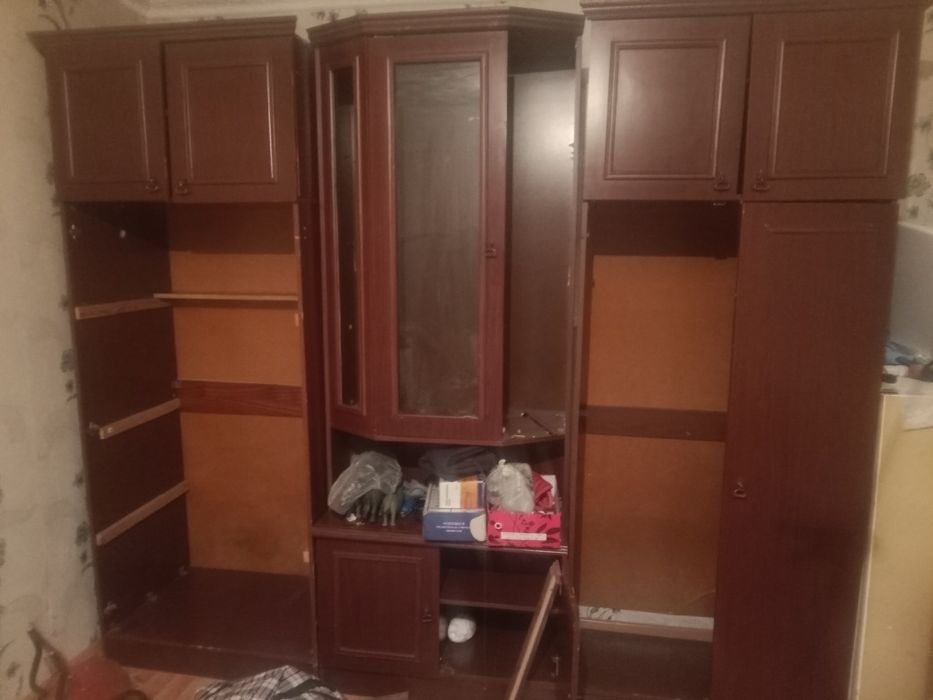 Отдам даром стенку
