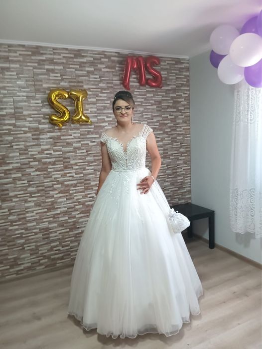 Rochie de mireasa +jupon alb de mireasa