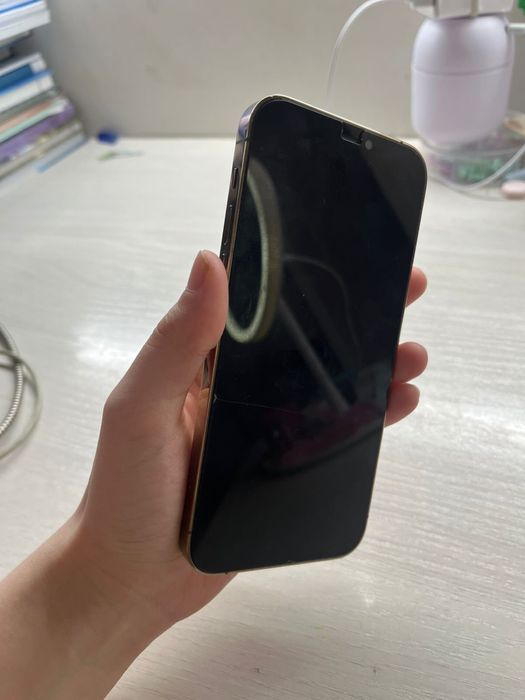 Айфон 12 про золотой