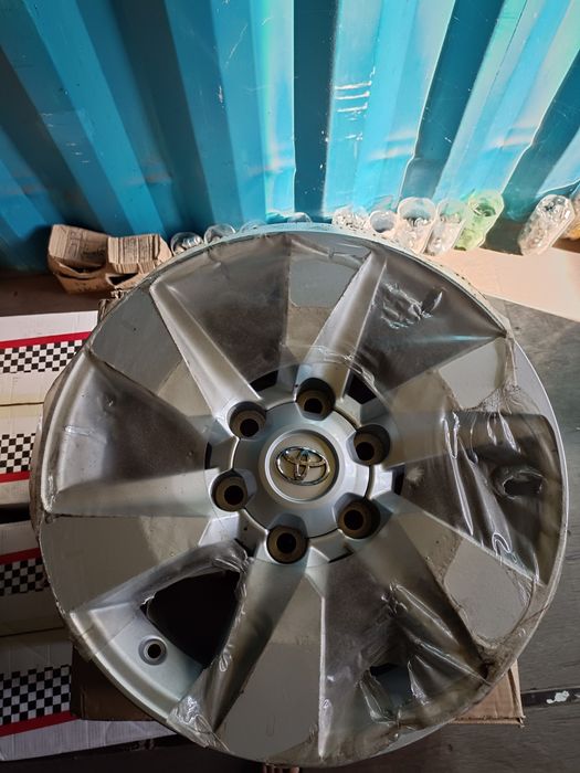 Прадо  17е оригинал новые