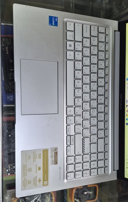 Asus Vivobook X1504VA