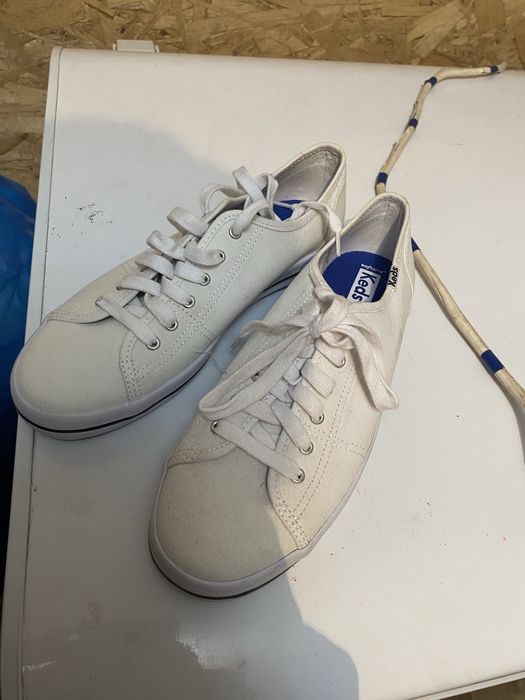 Отдам даром одежды обувь