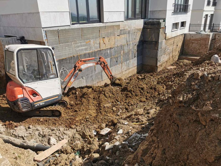 Услуги със мини багер и бобкат