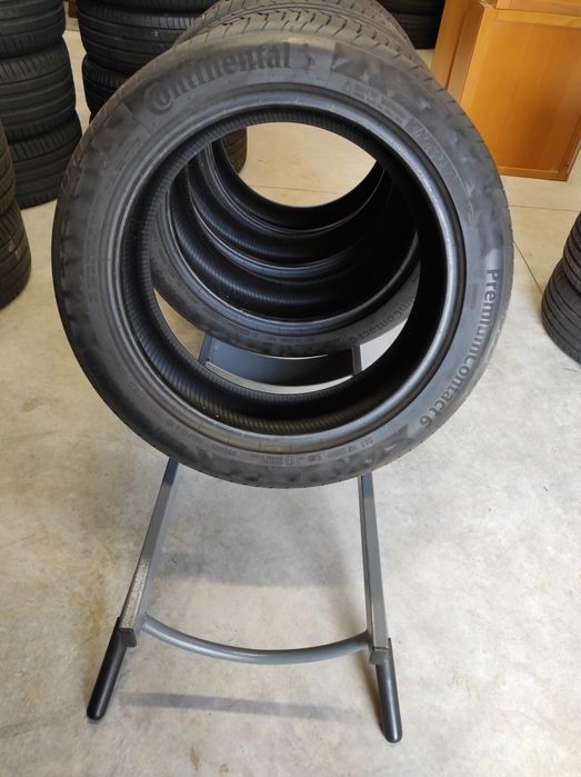 235/45/18 Continental