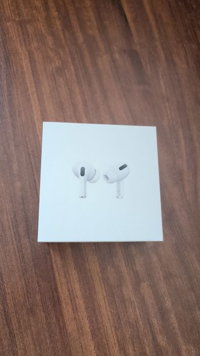 AirPods Pro наушники продам.