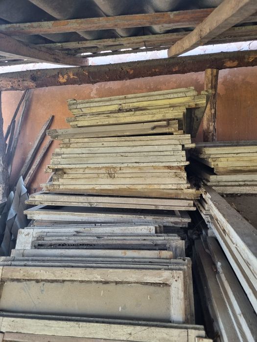 Vând ferestre duble