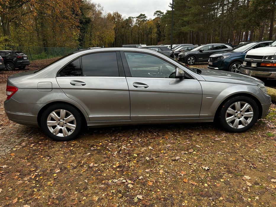 Se vinde sau se dă la schimb pe tractor mic ,Mercedes  c 200 an 2007