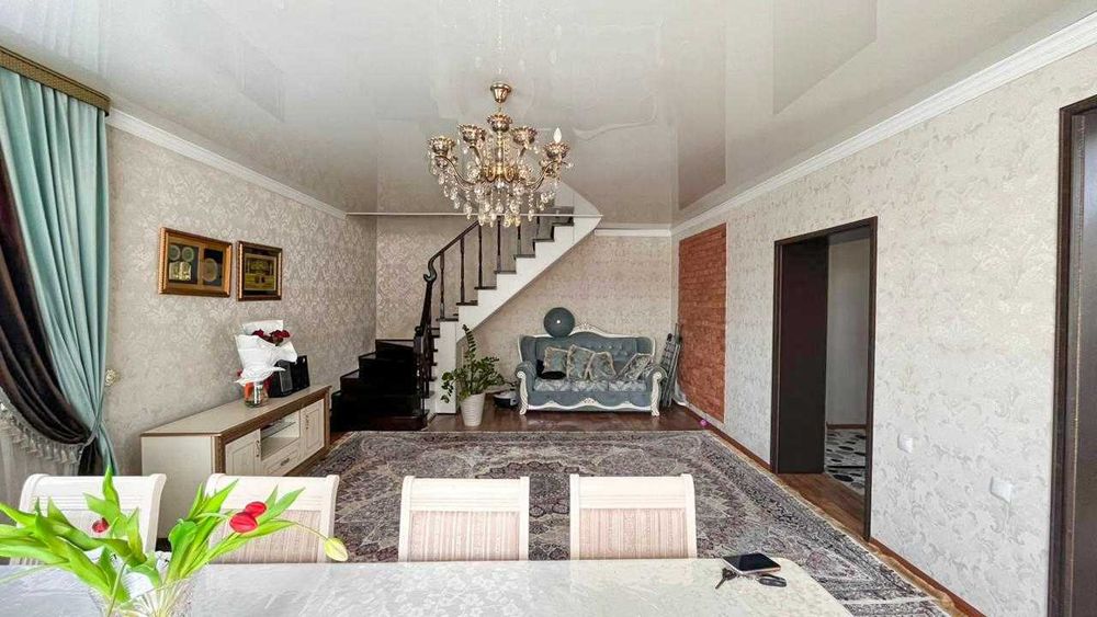 Продаю  % комнатный  дом СЗЖР