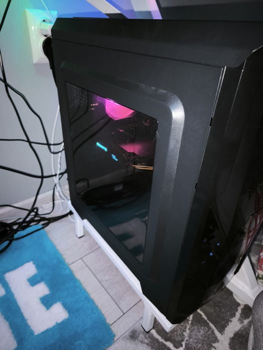 Настолен Компютър пълен комплект