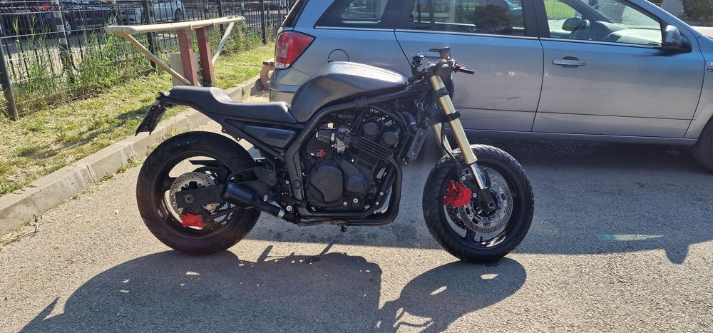 Yamaha FZS 600 Custom