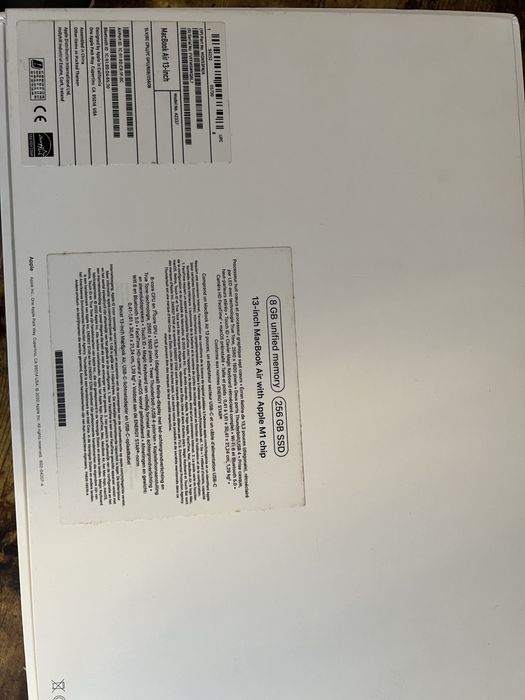 MacBook Air 13” M1 (2020) – 8GB RAM / 256GB SSD – Space Gray – Stare excelentă