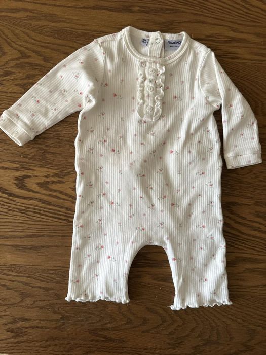 Комплект сладки бебешки дрешки в нежни цветове