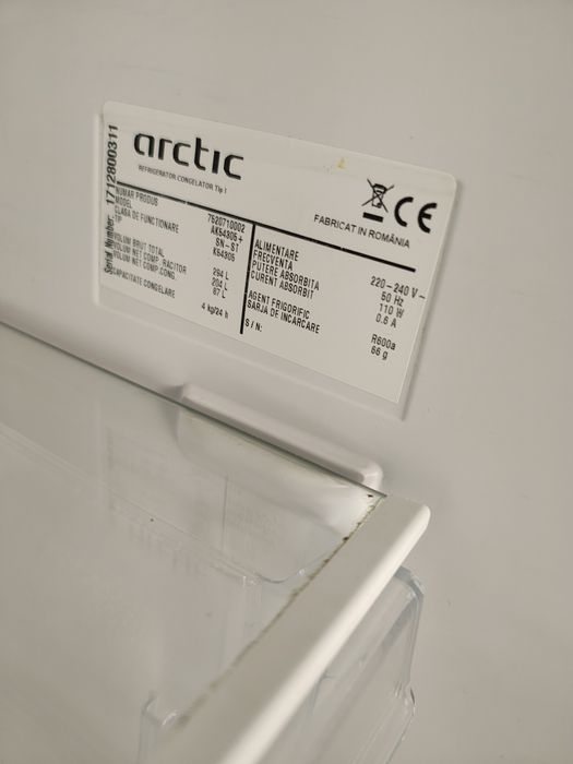 Frigider Artic cu congelator