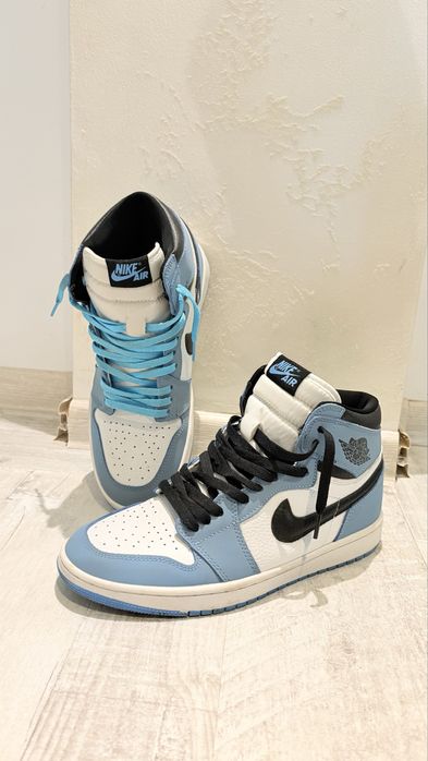 Nike Air Jordan 1 University Blue