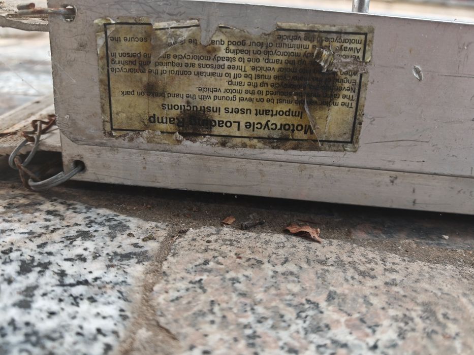 Rampa  moto sau pentru  persoane cu dizabilități