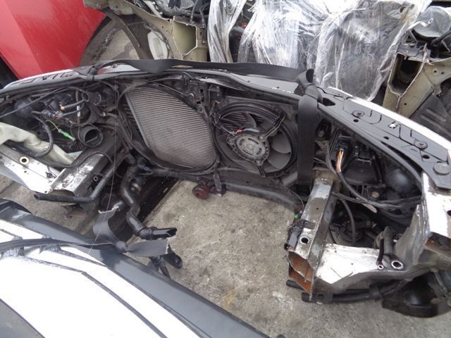 Vand fata completa passat b5,5 din 2004,faruri,aripi,radiatoare,capota