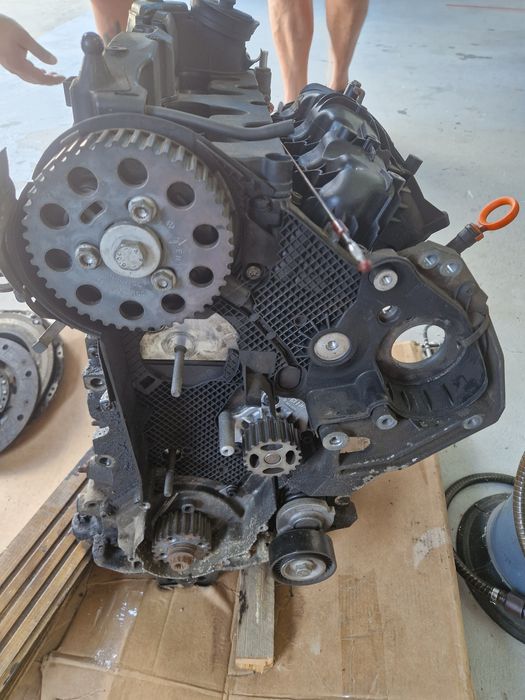 Vând chiuloasă completa cfh ( motor vw touran 2000 Tdi)