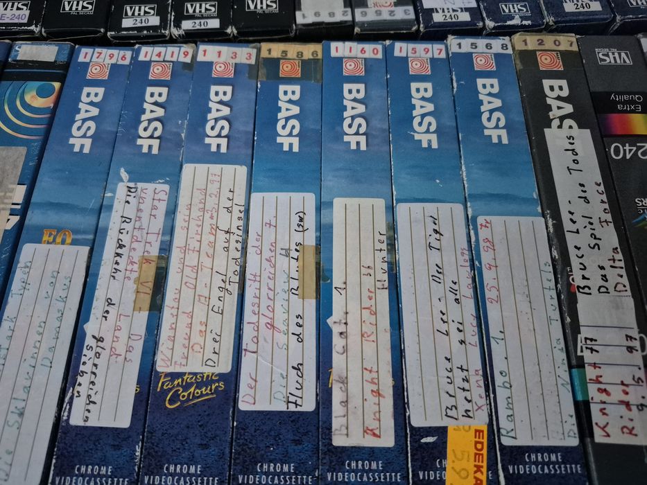 Vând 72 casete video VHS originale Basf ,colecție filme drama,western