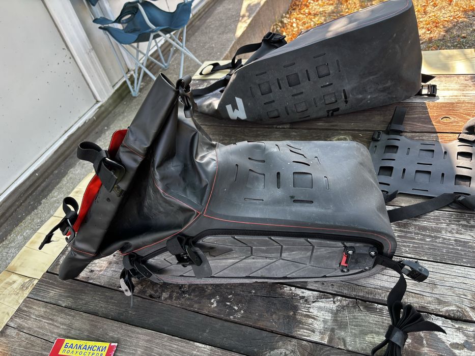 Продавам мото дисаги Enduristan Blizzard XL + 2 държача за бутилки