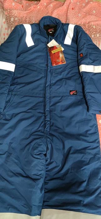 Продам комбинезон  зимний спецодежда