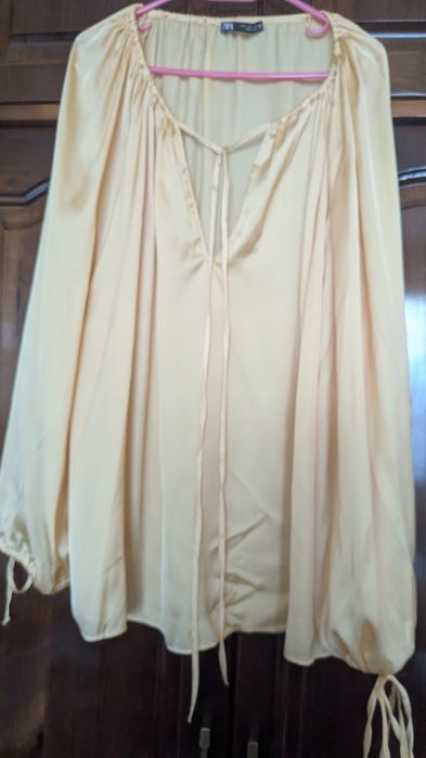 Дамски блузи Zara M