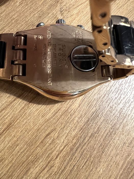 Продавам различни ръчни часовници Fossil, Swatch, Guess