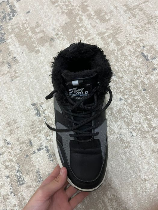 Продам зимние кроссовки