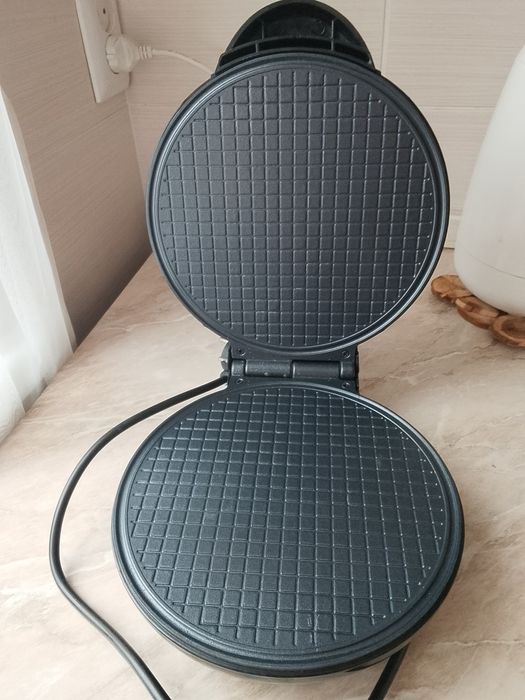 Продается вафельница