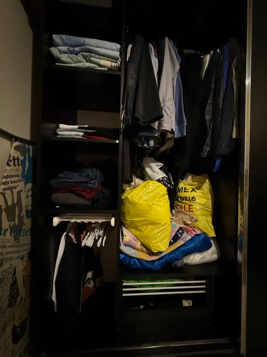 Продавм спальный гарнитур