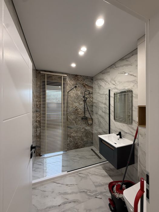 De inchiriat- apartament 3 camere, prima inchiriere