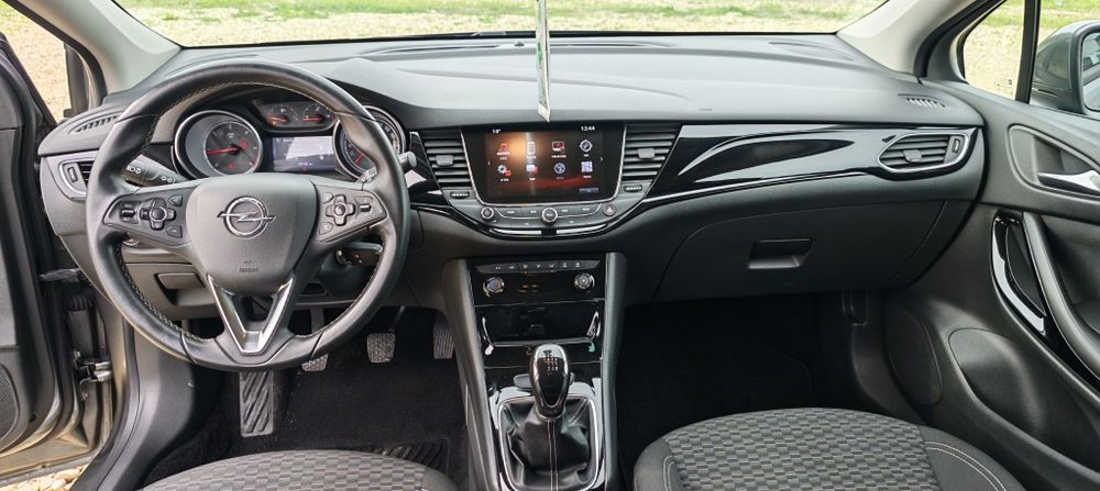 Opel Astra K impecabil