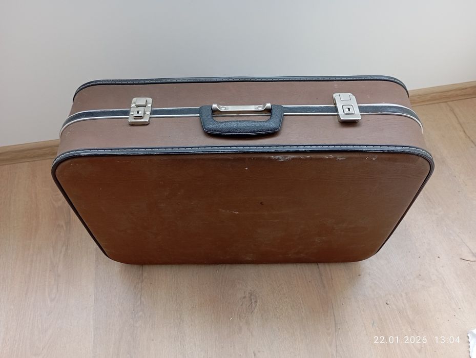 Продавам ретро куфар