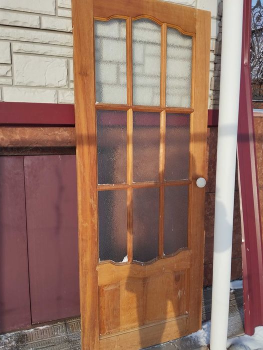 Дверь  деревянная с коробкой