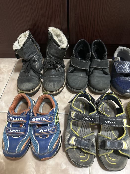 Продам дешево обувь для мальчика