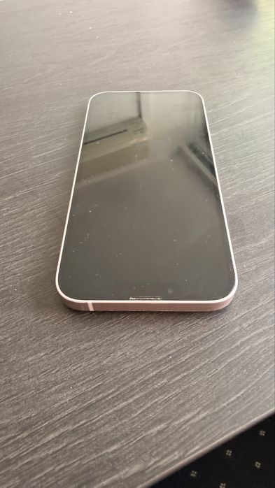 Розов iPhone 13 128 GB - отличен