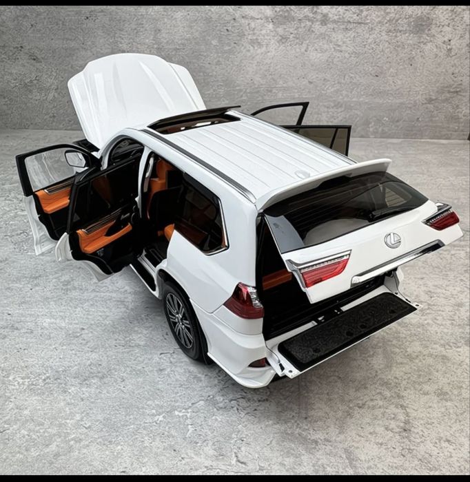 1/18 моделька lexus lx 570