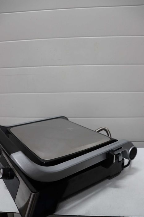 Контактна скара Philips - Регулируема температура 60°C - 200°C. Голяма повърхност за готвене и висока мощност. Подвижни незалепващи плочи  (HD6301/90)