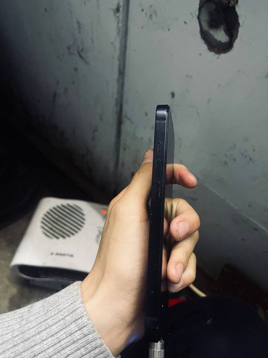 IPhone 13 телефон