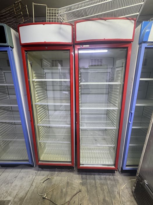 Продам витрины холодильнике