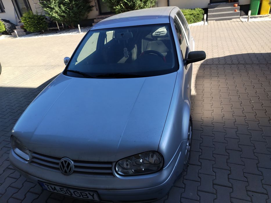 Volkswagen Golf 2002 benzină, 1.617 € — imagine 1