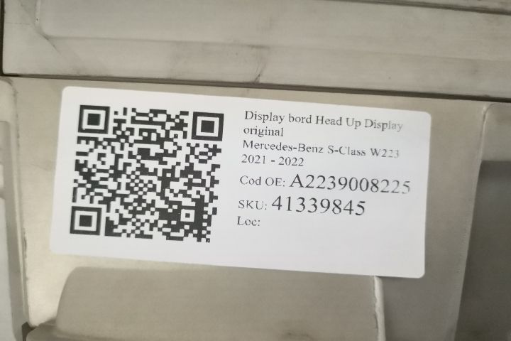 Табло с Head Up дисплей, оригинално за Мерцедес-Бенц С-Клас / Mercedes