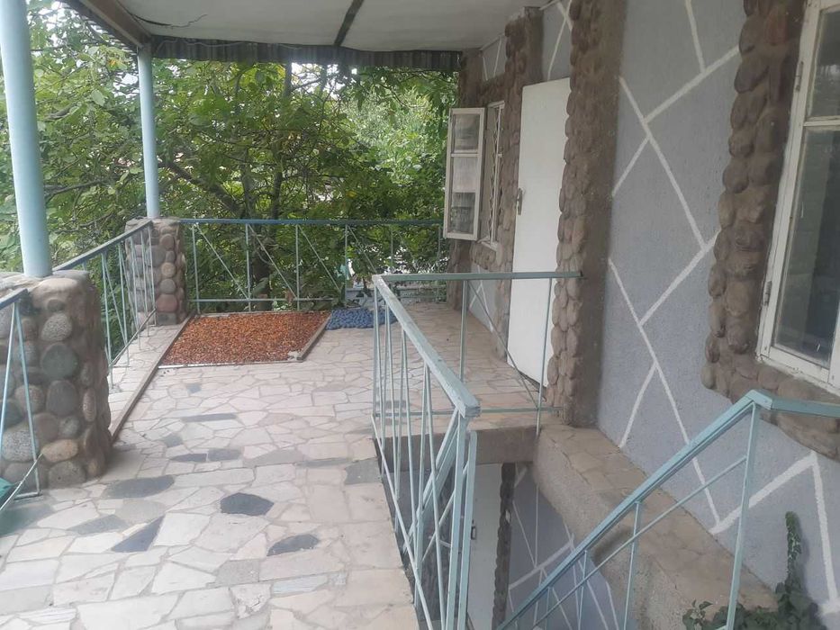 Чарвак, Продаётся дача 6 соток, 2 этажа, 4 комнаты