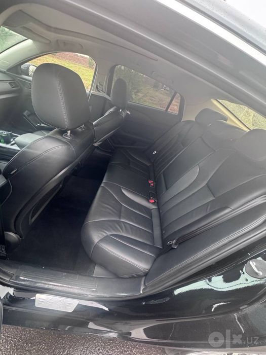 Hongqi H5 sotiladi