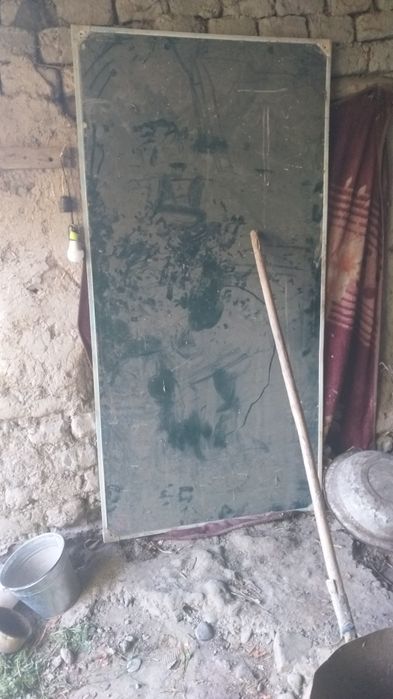 Doska sotiladi 2 metrga 1 metr xolati yaxshi