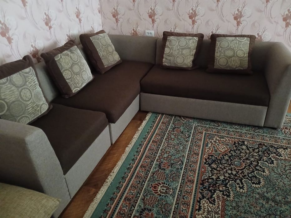 Диван  угловой.  б/у